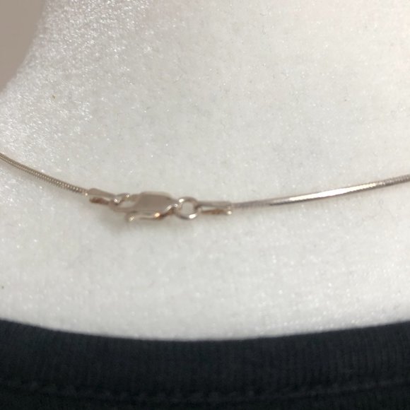 Sliver tone necklace - Picture 2 of 2